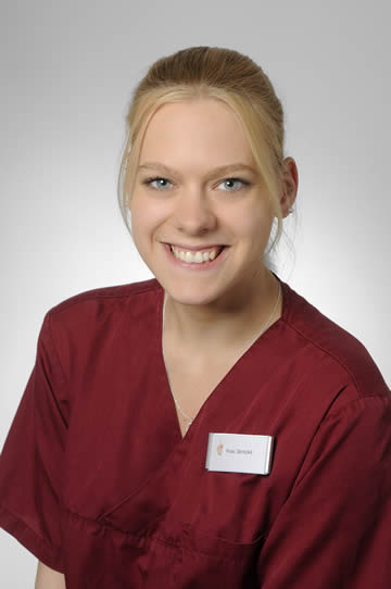 Lea Jänicke: Fachkraft Sedierung und Aufbereitung von Medizinprodukten Lea Jänicke: Fachkraft Sedierung und Aufbereitung von Medizinprodukten
